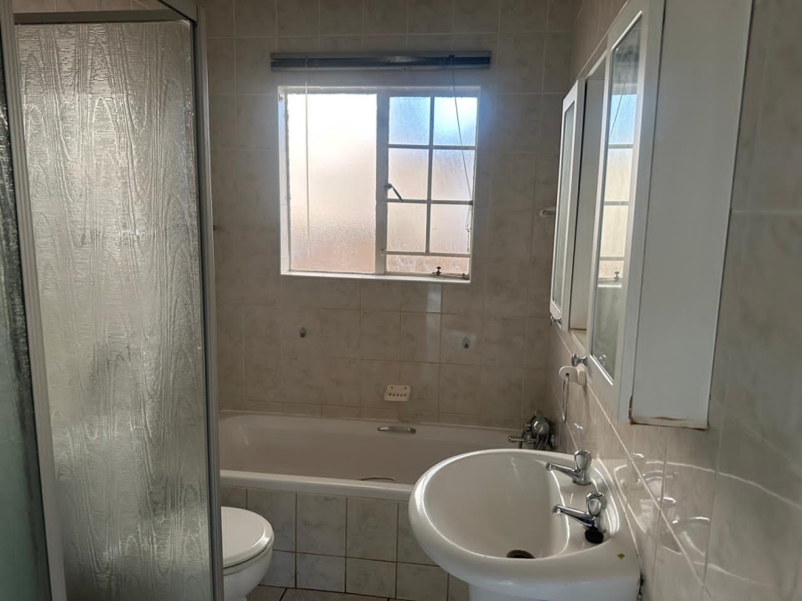 2 Bedroom Property for Sale in Safari Gardens North West